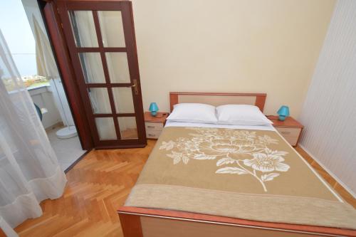 Gallery image of Apartments Beach in Vrsi