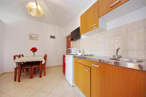 Gallery image of Apartments Beach in Vrsi