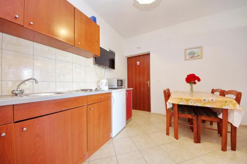 Gallery image of Apartments Beach in Vrsi
