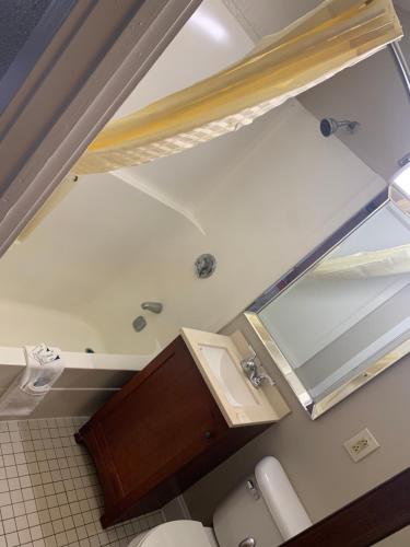 an overhead view of a bathroom with a sink at Orbits Inn in Somerset