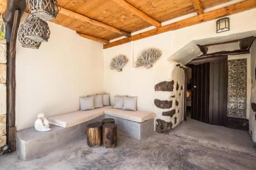 Un lugar para sentarse en Monastery Estate Guesthouse