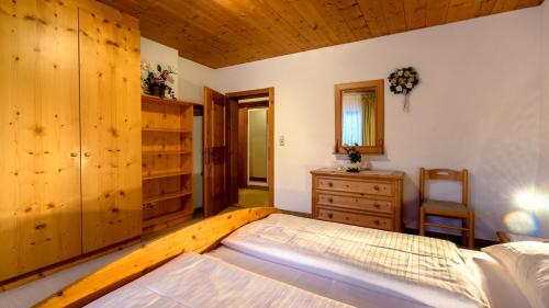
Ein Bett oder Betten in einem Zimmer der Unterkunft Appartementanlage Kerber
