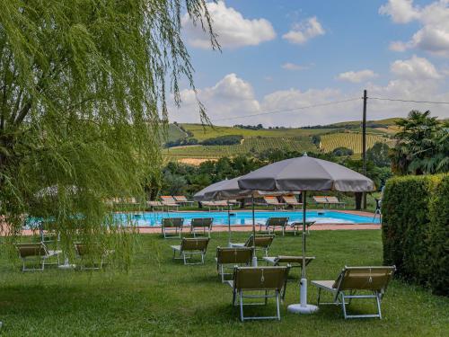 Kolam renang di atau dekat dengan Agriturismo Contea di val d'amone