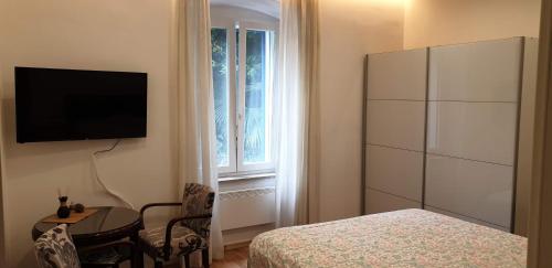 Apartment Kaza in center, with terrace, private parking, step to the sea