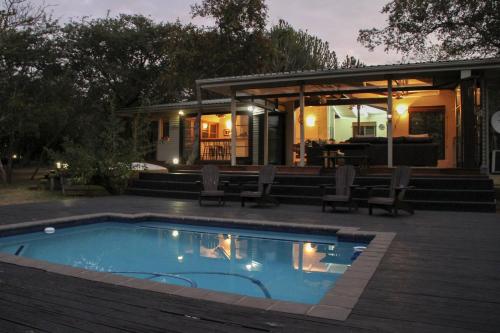 
The swimming pool at or near Khangela Private Game Lodge - Self Catering - Hluhluwe
