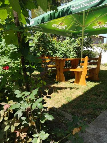 Taman di luar Hotel Bavaria