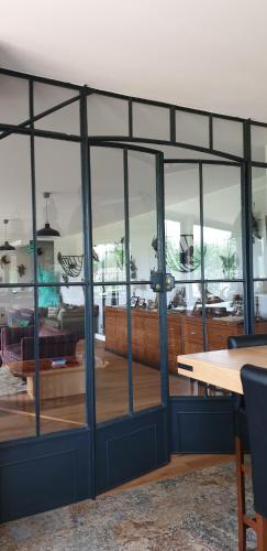 Zona de estar de ORANGERIE de CHATEL-Selection FIGARO & ELLE Magazine