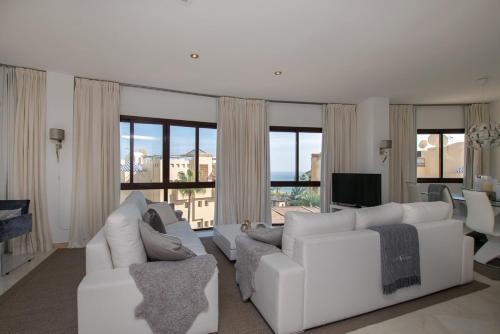Bellavista Marbella - Stunning Beachside Luxury Penthouse Apartment