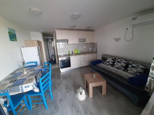 Η κουζίνα ή μικρή κουζίνα στο Sunrise Apartments