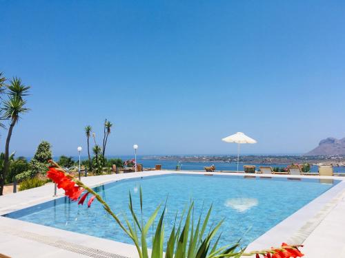 The swimming pool at or close to Theodosia Studios