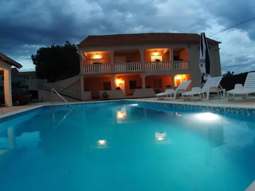 Piscina di Apartment Elena o nelle vicinanze