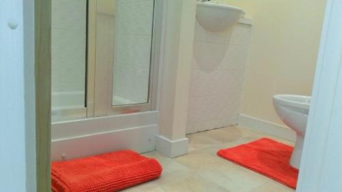 Vannituba majutusasutuses holiday Apartment with two bathrooms, lift access