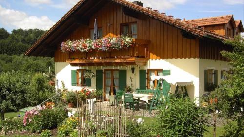 Un jardín fuera de Ferienhaus Drexler