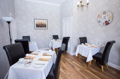 A restaurant or other place to eat at 26 The Crescent - Guest House 