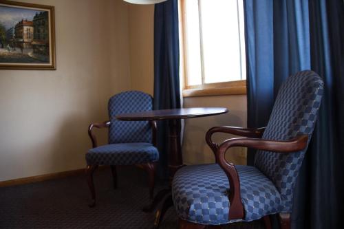 Zona de estar de Fran Cove Motel