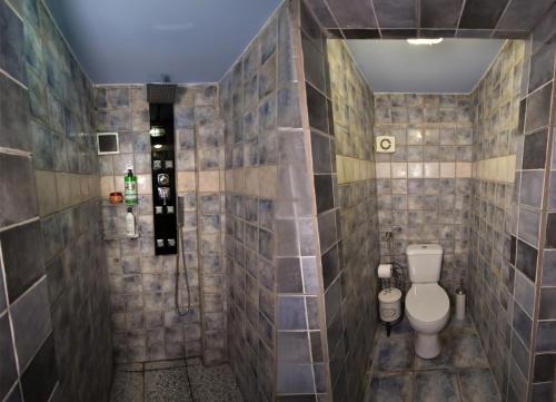 Koupelna v ubytování Stone Villa Inside Sea- Kids'Land