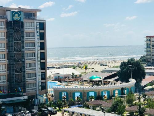a view of a hotel and the beach at Evys Apartment in Mamaia Sat/Năvodari