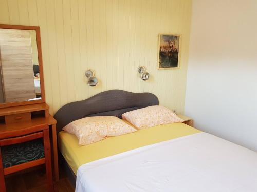 Mare Beachfront Cozy Sea View Apartment