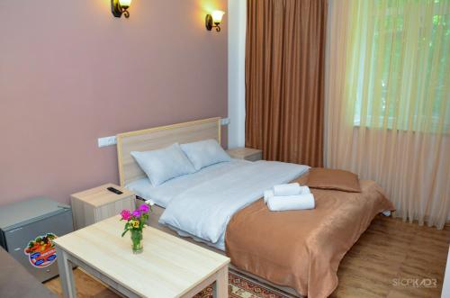 Postel nebo postele na pokoji v ubytování Narek B&B