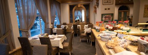 Mad på hotellet eller i nærheden