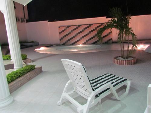 Hotel Iraqúaの敷地内または近くにあるプール