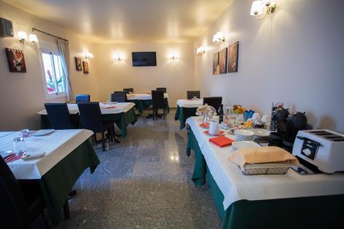Casa Rural La Casona, Urrea de Gaen, Spain - Booking.com