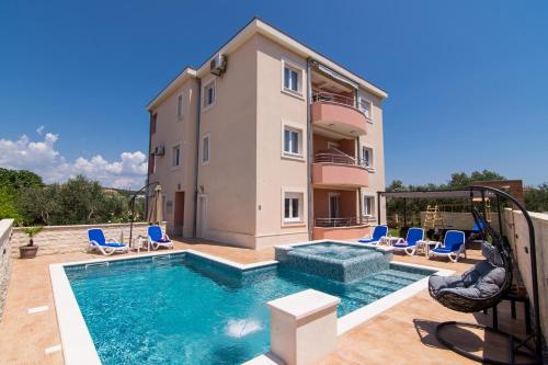 APARTMENTS VILLA PEKY