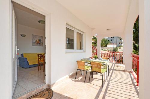 Apartment House Juretic - 50 m from the beach