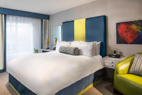 Sunset Marquis Hotel Image
