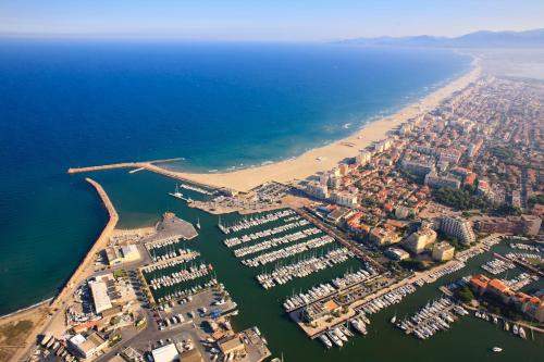 Fotografie z fotogalerie ubytování Hotel du Port v destinaci Canet-en-Roussillon