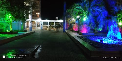 Ein Garten an der Unterkunft Apart Hotel TLV/Bat Yam Beach Front 1207