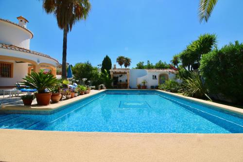 Bazén v ubytování Els Poblets ER by CARLOSFERIEN nebo v jeho okolí