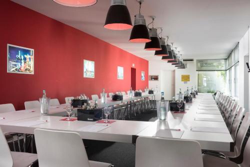 Restavracija oz. druge možnosti za prehrano v nastanitvi Ferrotel Duisburg - Partner of SORAT Hotels