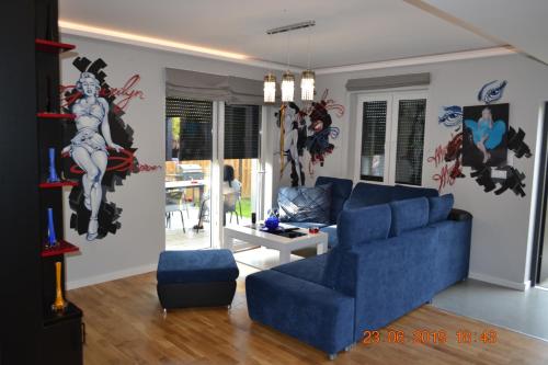 Willa Lux dom 6-osobowy Marilyn Monroe ZE STREFĄ BASENOWĄ w miejscowości Chocznia NIEDALEKO ZATORU I ENERGYLANDII