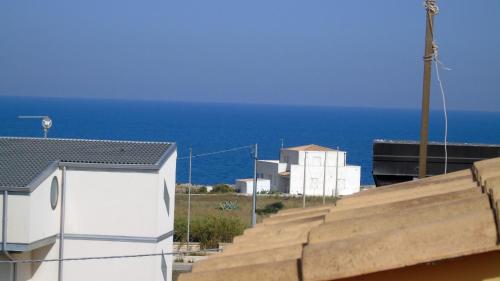 Uma vista do mar tirada do apart-hotel