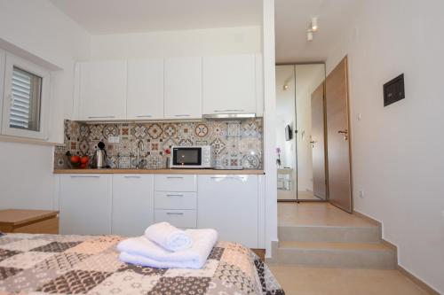 Dapur atau dapur kecil di Villa Magena - Modern Apartments in Pag Center