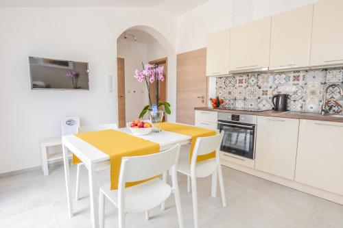 Dapur atau dapur kecil di Villa Magena - Modern Apartments in Pag Center