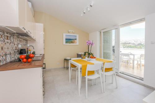 Dapur atau dapur kecil di Villa Magena - Modern Apartments in Pag Center