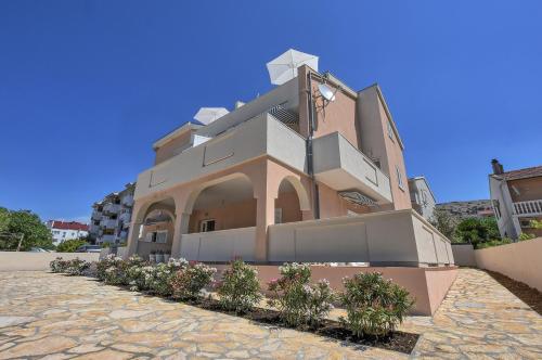 Villa Magena - Modern Apartments in Pag Center
