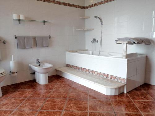Koupelna v ubytování Villa Belvedere Langhe