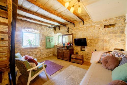 Stone house Kala