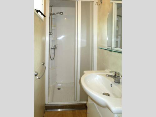 Mobilhome Standard tesisinde bir banyo