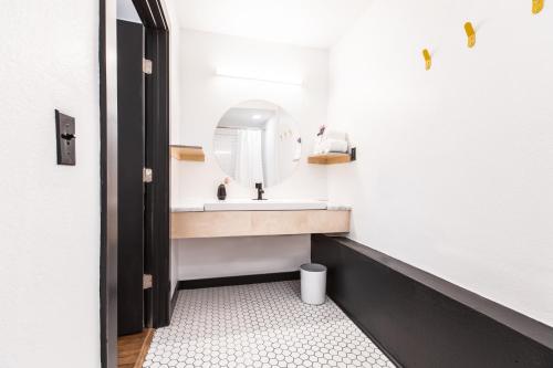 Imagen de la galería de The Iris Motel, en Nashville