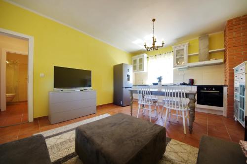 Η κουζίνα ή μικρή κουζίνα στο Apartman Marija