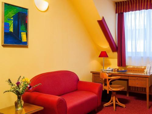 Cloister Inn Hotel Image