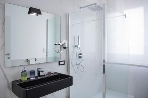 Ένα μπάνιο στο Laurus apartments