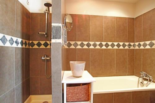 Appartement vue mer Christophe Colomb 140m2にあるバスルーム