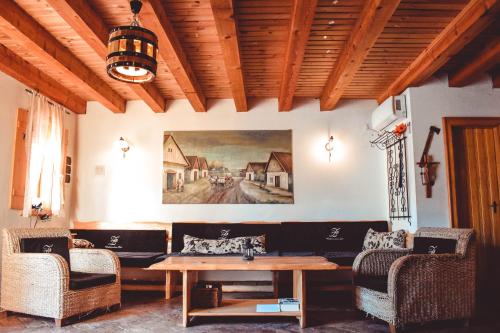 Billede fra billedgalleriet på Vinska kuća na vinskoj cesti Zmajevac i Zmajevac