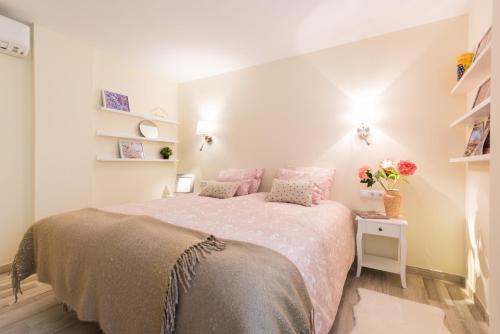 Malaga Centre Apartment with Parking