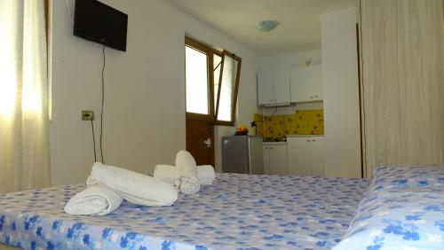 Gallery image of Seaside Cabin Ksamil in Ksamil